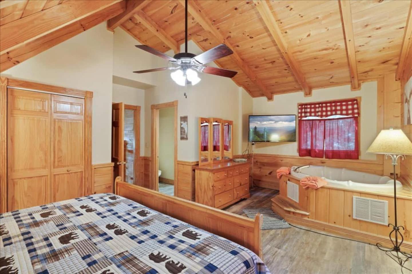 5Br Smoky Cabin Hot Tub, Games, 1 Mi To Parkway Pigeon Forge Dış mekan fotoğraf
