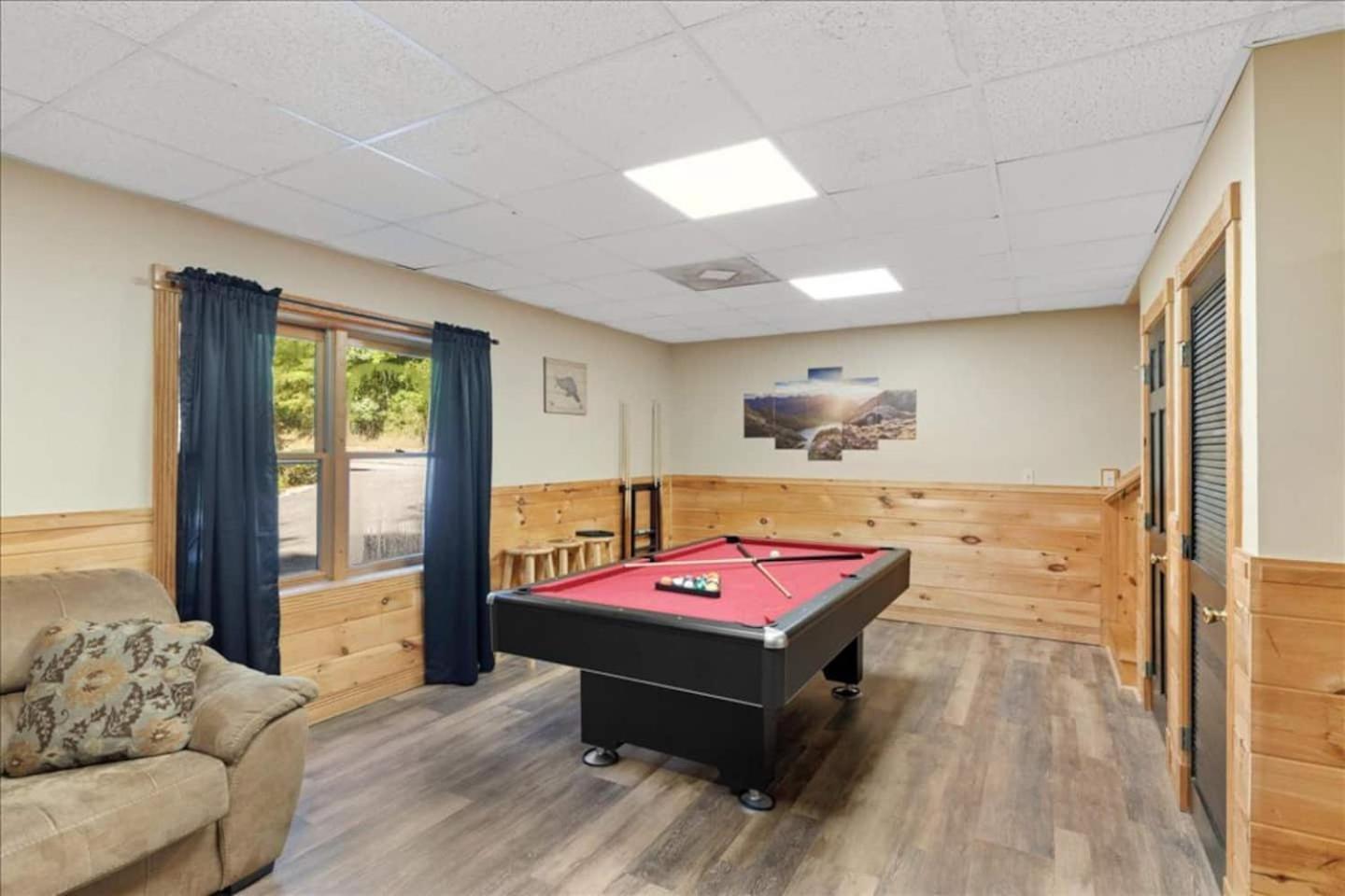 5Br Smoky Cabin Hot Tub, Games, 1 Mi To Parkway Pigeon Forge Dış mekan fotoğraf